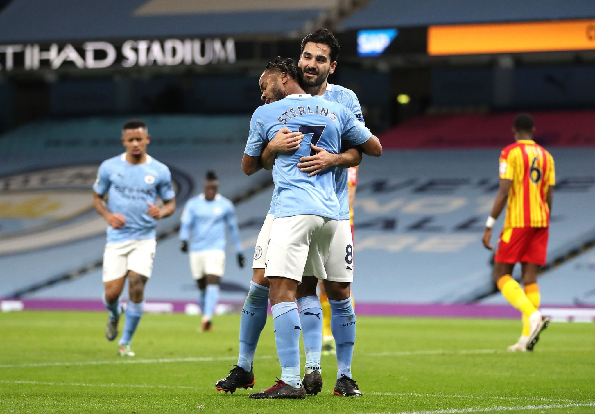 而非滿足於 而非滿足於